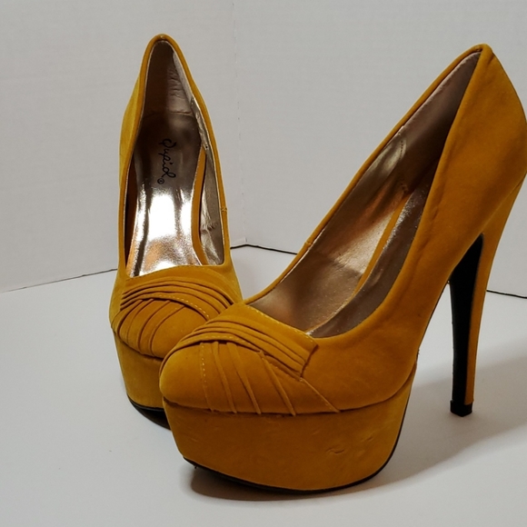 Qupid Heels - Picture 2 of 4